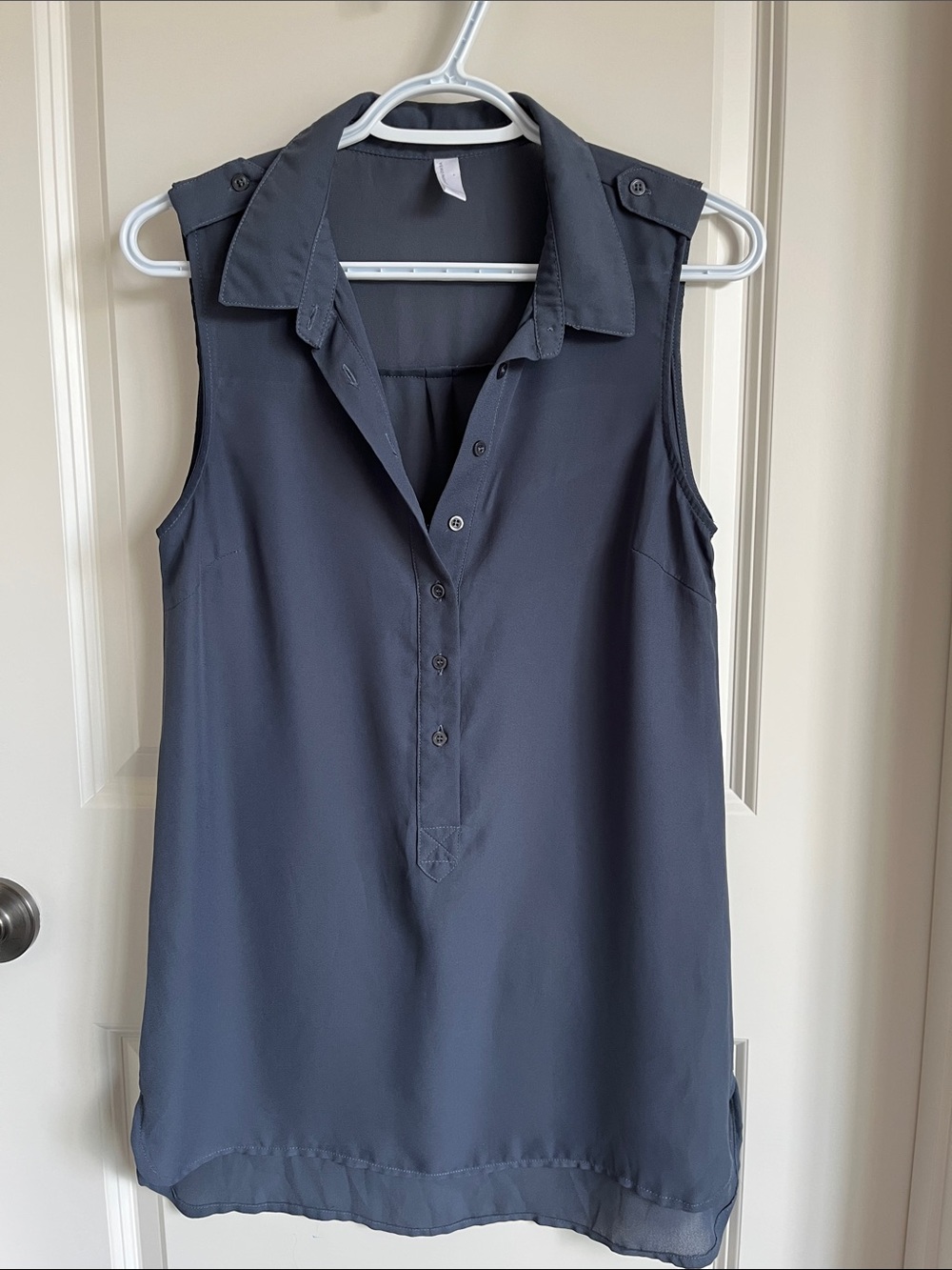 Vero Moda Sleeveless Button-Front Camisole - Dark Gray Size S